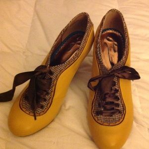 Poetic License Pumps